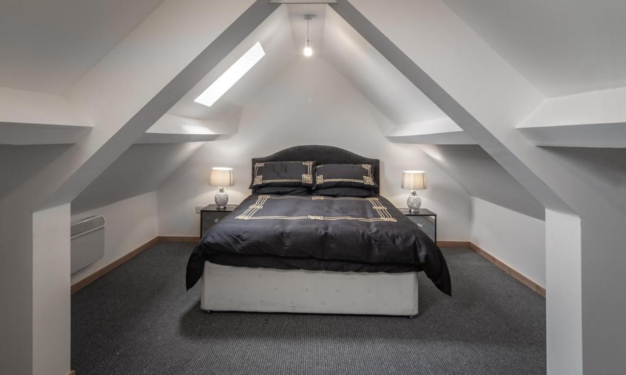 Stunning Church Conversion Close To The Tower Blackpool Eksteriør billede