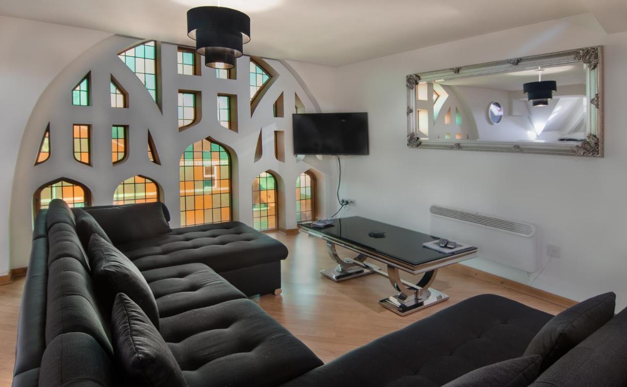 Stunning Church Conversion Close To The Tower Blackpool Eksteriør billede