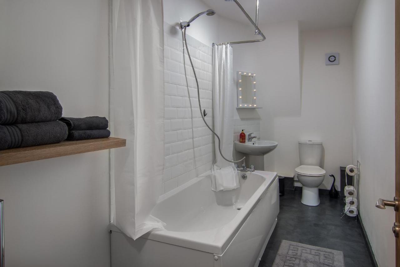 Stunning Church Conversion Close To The Tower Blackpool Eksteriør billede